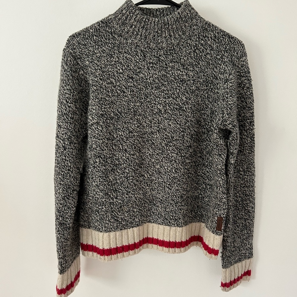 Cozy Roots Cabin Collection sweater size: women’s M